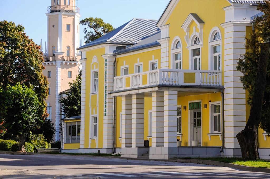 Hotel Krunk Силламяэ Экстерьер фото